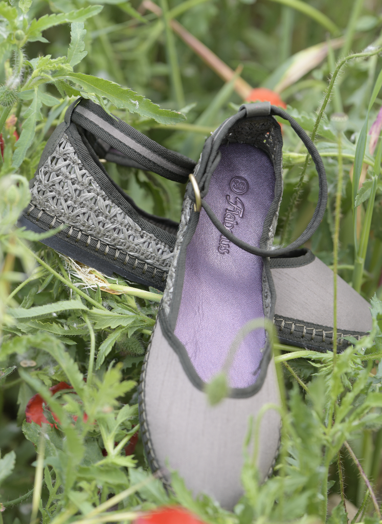Courts Mule Green